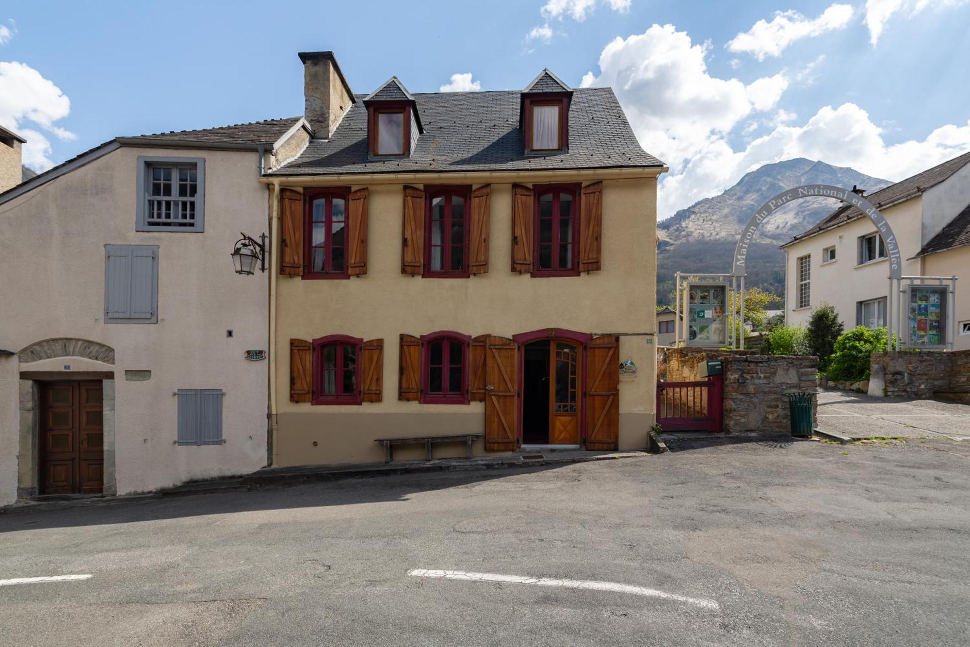 La Petite Maison Des Montagnes 吕兹-圣索沃尔 外观 照片